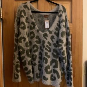 POL sweater, NWT. Size L
